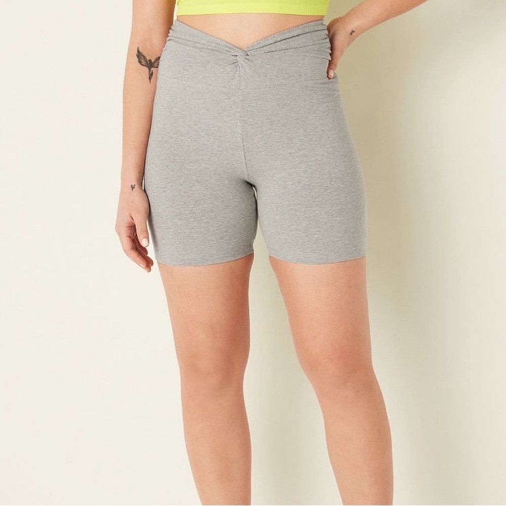 Pink by Victorias Secret Womens Gray High-Waisted Twist Front Bike Shorts L